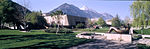 Les jardins et ses statues et le bâtiment de la Fondation