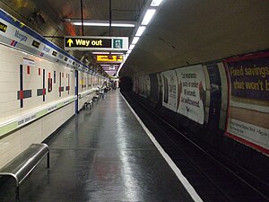 Looking into the dead-end tunnel from platform 9 at Moorgate station