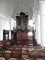 Interieur, zitbanken en orgel Lutherse Kerk. Foto Hans-Joachim Witte (2009)