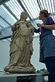 Statue de sainte Agnès en cours de restauration par Sabine Kessler.