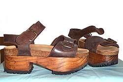 Platform sandals with wooden sole