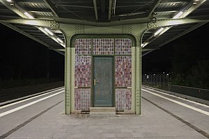 32. Platz: MatteoBroc Neu! mit Bahnsteig auf dem Bahnhof Potsdam-Babelsberg