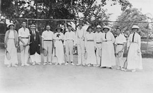 English: Tennis players in Shorncliffe, ca. 1917.