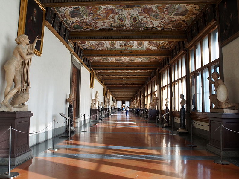 File:Uffizi Gallery hallway.JPG