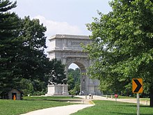 Valley Forge Memorial Arch, Valley Forge, Pennsylvania Valley forge revolutionary war memorial bs.jpg