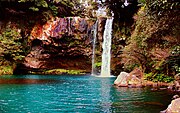 http://upload.wikimedia.org/wikipedia/commons/thumb/0/05/Waterfall_on_Jeju_Island%2C_Korea.jpg/180px-Waterfall_on_Jeju_Island%2C_Korea.jpg