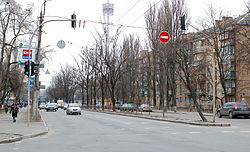Перекрёсток улицы Академика Щусева с улицей Академика Грекова (март 2011 года)