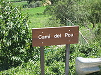 Alternatief straatnaambord Camí del Pou
