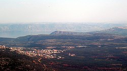 Hora Arbel, v pozadí Genezaretské jezero