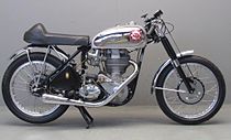 Van 1954 tot 1957 startte BSA met de Gold Star in de Daytona 200 om de verkoopcijfers in de Verenigde Staten te bevorderen. De Daytona-racers hadden geen achtervering.