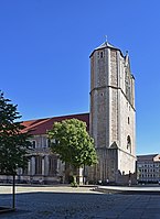Braunschweiger Dom, romanisches Westwerk mit gotischem Mittelfenster, „englisches“ Nordseitenschiff