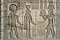 Rilievo raffigurante Hathor e Ra omaggiati da Traiano, imperatore romano e faraone. Tempio di Dendera.