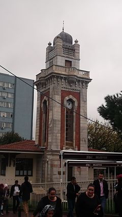 Башня с часами больницы Этфаль.jpg