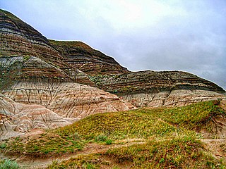 Badlands near Drumheller, Alberta, where erosion has exposed the KT boundary. 