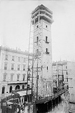 El campanile, en el momento de la demolición