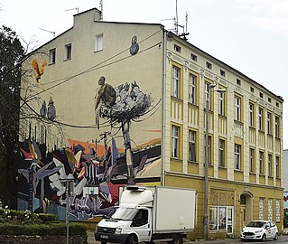 Northern facade and "Ptasiek" mural