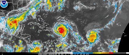 Boucle satellitaire montrant les ouragans Irma suivi de Jose à droite, alors que l'ouragan Katia est près de la côte mexicaine.