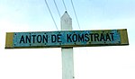 Naambordje van de Anton de Komstraat in Paramaribo
