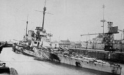 Ciężko uszkodzony niemiecki krążownik SMS Seydlitz po bitwie Jutlandzkiej.