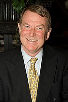 Sir Stewart Eldon fungierte von 2003 bis 2006 als Botschafter.
