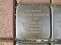 der Stolperstein für Hermann Mantheim