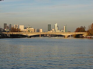 Ar pont dreist ar Seine
