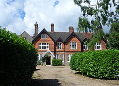 Walton Manor, Chequers Lane, Walton-on-the-Hill.jpg