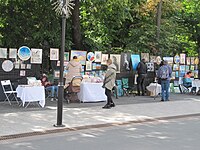 Выставка картин на ограде парка Липки