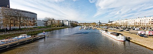 Le canal Saint-Félix, à Nantes. Vue du Sud vers le Nord.