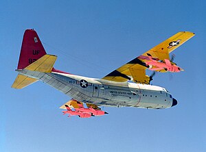 DC-130A VC-3 с BQM-34S в полете 1976 г.JPEG