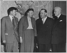 Eleanor Roosevelt with David Rockefeller,Trygvie Lie, and Thomas J.Watson - NARA - 195929.jpg