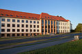 Südwestlicher Gebäudeflügel des Instituts- bzw. Akademiegebäudes (ehemaliges Staatliches Braunkohlen-Forschungsinstitut Trinks und Co., Bergakademie, Erich-Rammler-Bau)