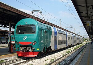 Un elettrotreno TAF in livrea XMPR.