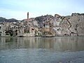 Hasankeyf'in Dicle nehrinin diğer tarafından görünümü.