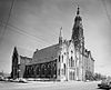 Церковь Святого Семейства (римско-католическая), 1104-1114 West Roosevelt Road, Чикаго (округ Кук, Иллинойс) .jpg