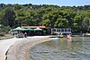 Strand in der Hafenbucht Nozdra