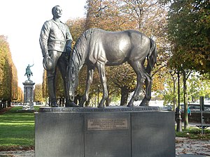 Памятник воинам Русского экспедиционного корпуса в Париже.