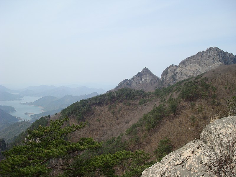 File:Mount Worak Korea 242.jpg