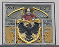 Wappen am Eckgebäude des Spitals