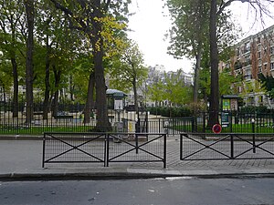 Entrée du square rue Marcadet.