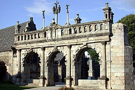 Arc de Triomphe in Sizun