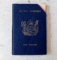Terceiro tipo de passaporte da Nova Zelândia que substituiu o "Domínio da Nova Zelândia" tipo 2. Usado nas décadas de 1950 e 1960 e substituído em 1973.