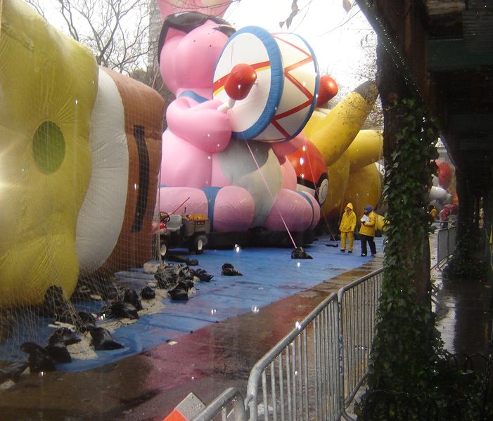 File:2006 Thanksgiving Day Parade.jpg