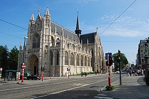 Vista dalla rue de la Régence