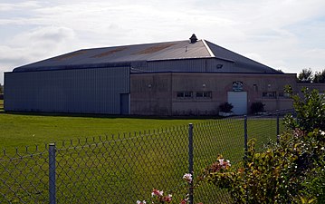 Bâtiment du boulodrome de l'OBSM, côté entrée du club de savate.