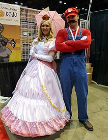 Mario kaj princino Peach en rolkostumado