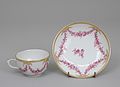 Tasse mit Untertasse (etwa 1780)[8]