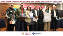 Recibió el Premio Nacional la Presidenta Municipal en compañía de la Regidora de Salud y el Director de Ecología