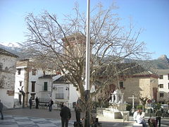 Plaza Mayor hacia la iglesia