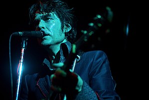 Jon Spencer performing with Heavy Trash in 2009
